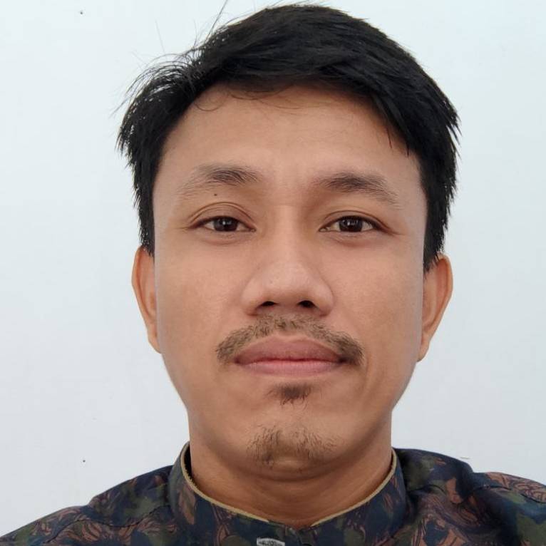 Loris Uwato