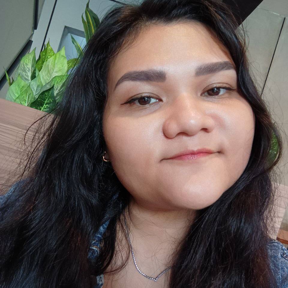 NADIA MAXENTIA SAPUTRA
