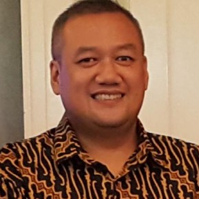 KUSHENDARDI HENDY